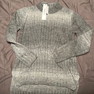 Vigoss XS gray ombré high low sweater brand new